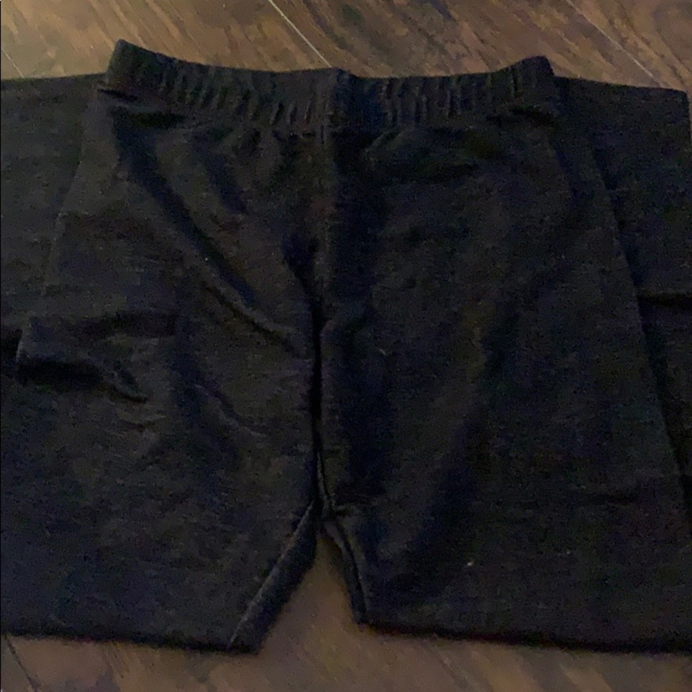 These are black ankle legging for women!
